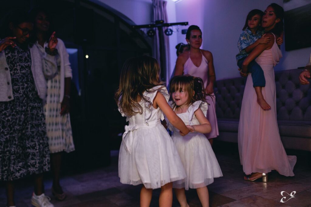 Mariage de Camille et Vincent, Villa St Antoine, Violès, France — Éternel Capture