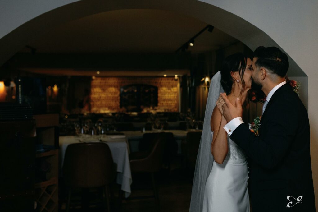 Mariage de Camille et Vincent, Villa St Antoine, Violès, France — Éternel Capture