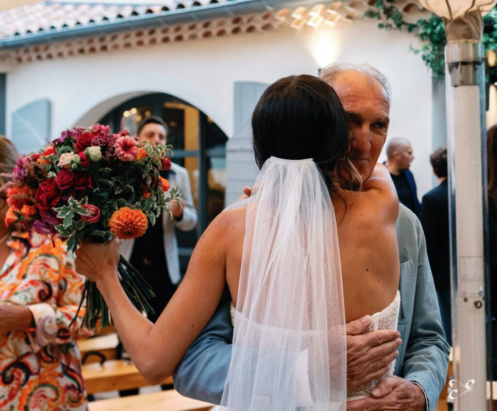 Mariage de Camille et Vincent, Villa St Antoine, Violès, France — Éternel Capture